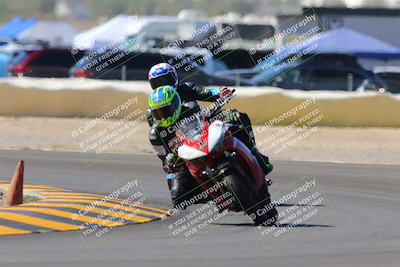 media/Oct-09-2022-SoCal Trackdays (Sun) [[95640aeeb6]]/Turn 2 (1110am)/